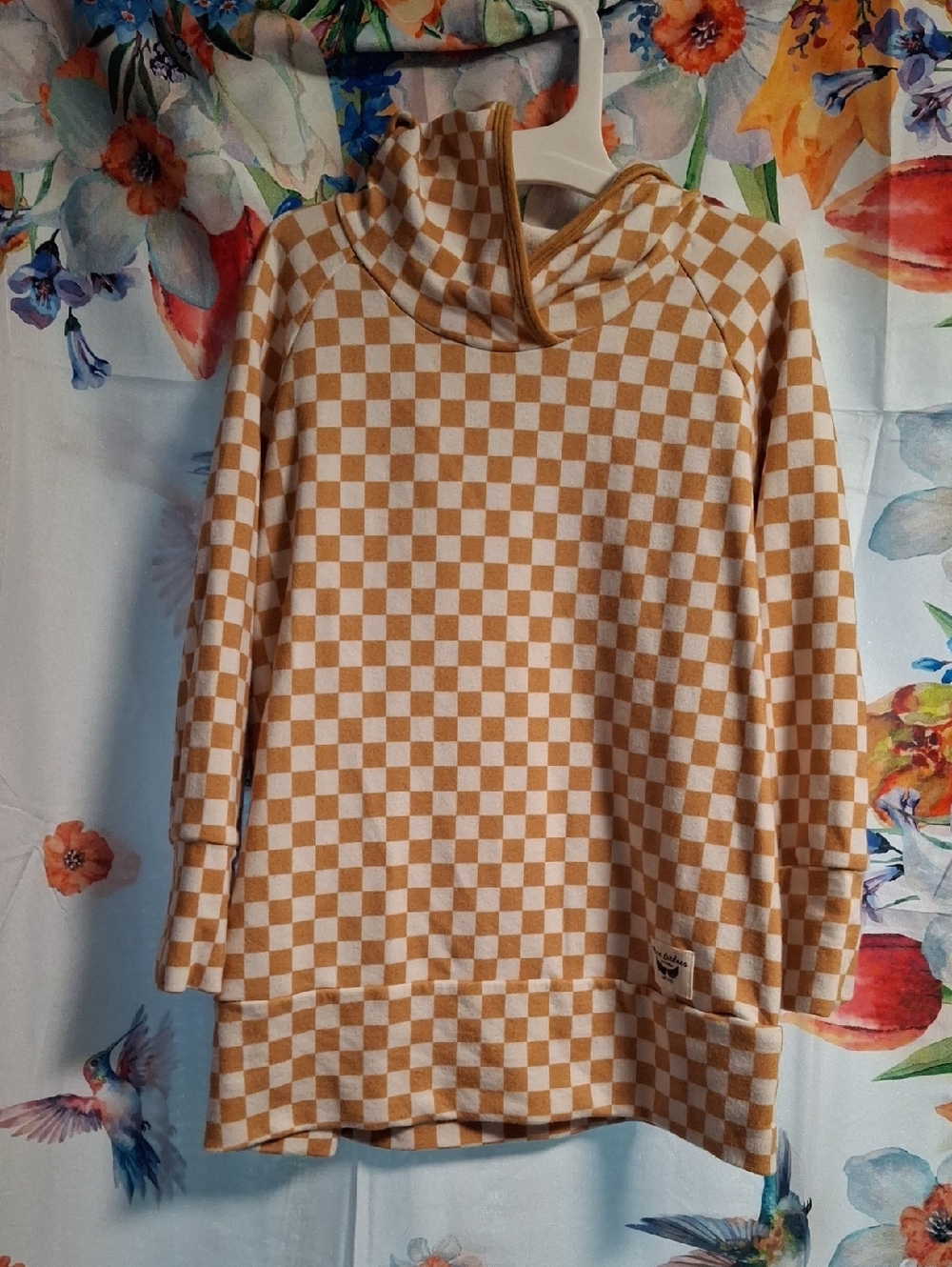 Boys Free Birdees Checkerboard Hooded Pullover in Cream & Tan Size 5
